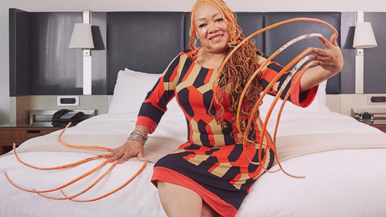 Meet the Woman With the Longest Fingernails in the World